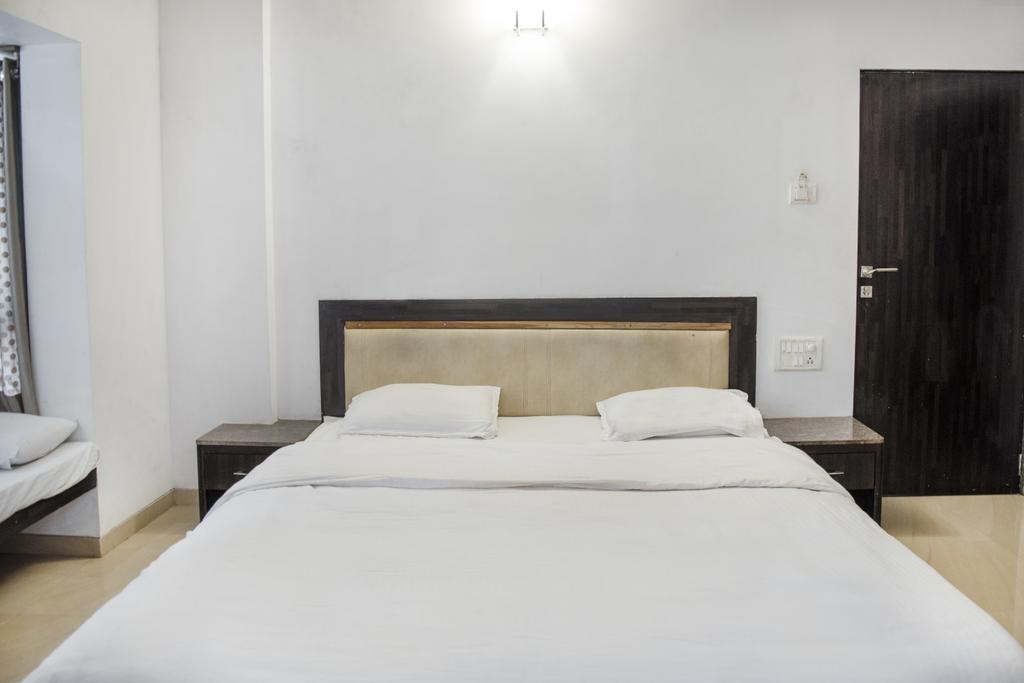 Skyinn Bungalow 马哈巴莱斯赫瓦尔 外观 照片
